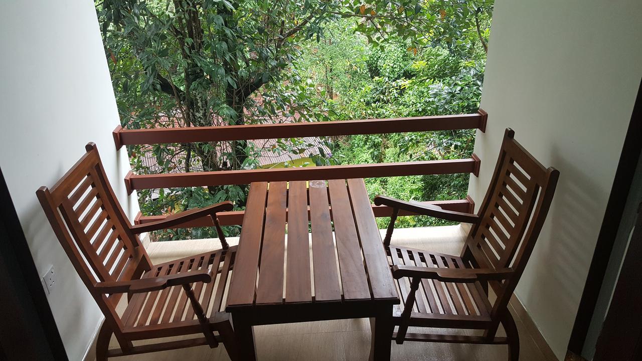 Delhousie Hotel Nallathanniya Ngoại thất bức ảnh